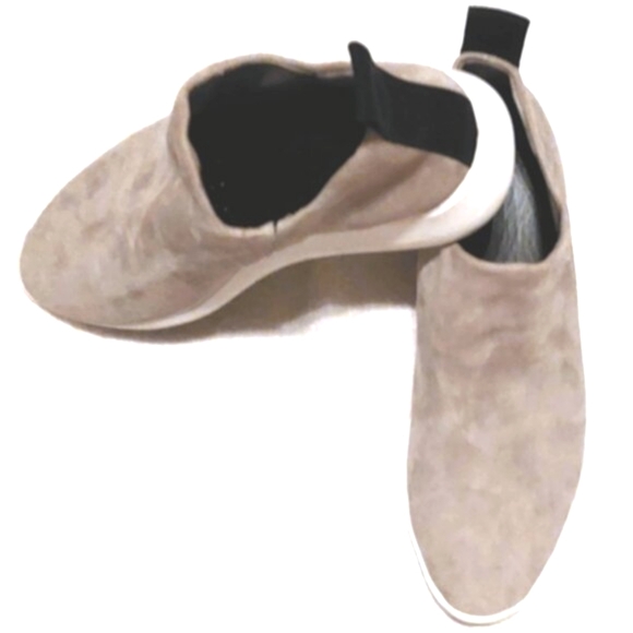 Via Spiga suede slip-on taupe sneakers US8.5 EU39.5 - Picture 1 of 5